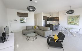 Indulge Apartments - Cbd